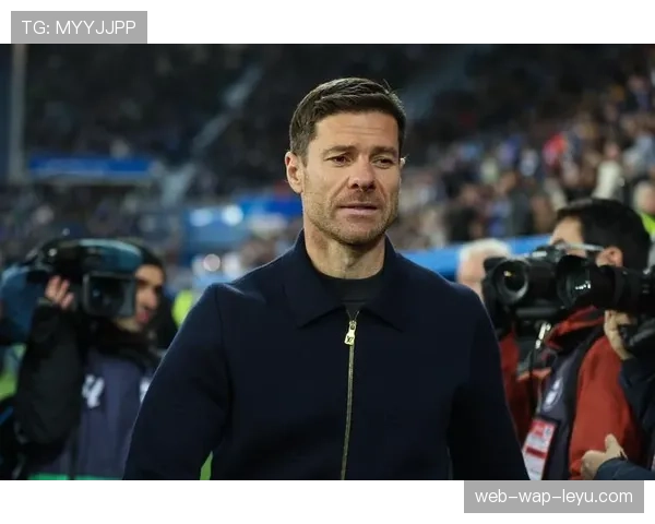 战术复盘：巴萨如何用高位逼抢遏制哈维-阿隆索的勒沃库森