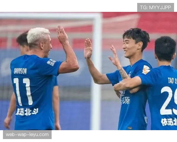 奥斯卡点射韦世豪世界波,上海海港半场2-1领先武汉三镇。 奥斯卡点射韦世豪世界波,上海海港半场2-1领先武汉三镇。